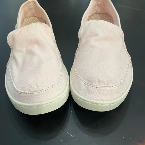 Sanuk  pink slip on oxfords.  Size 9.5 - Picture 5 of 6
